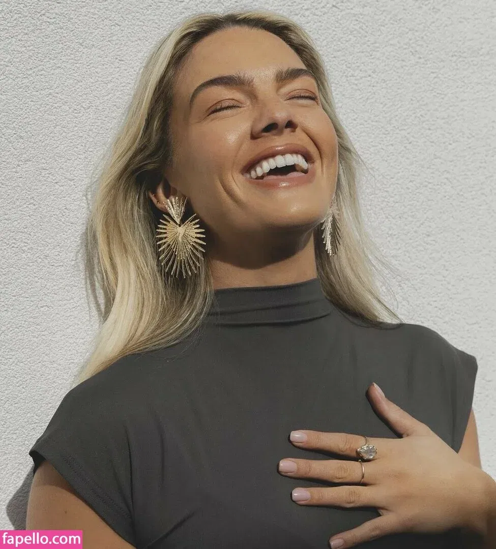 Louisa Johnson Onlyfans Photo Gallery 