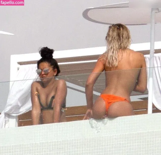 Louisa Johnson Onlyfans Photo Gallery 