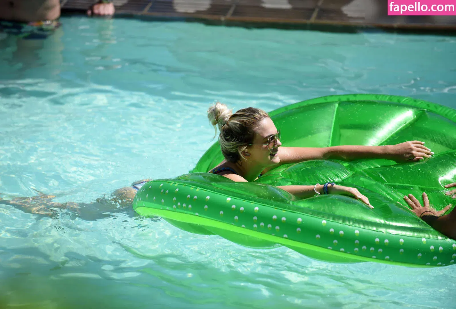 Louisa Johnson Onlyfans Photo Gallery 