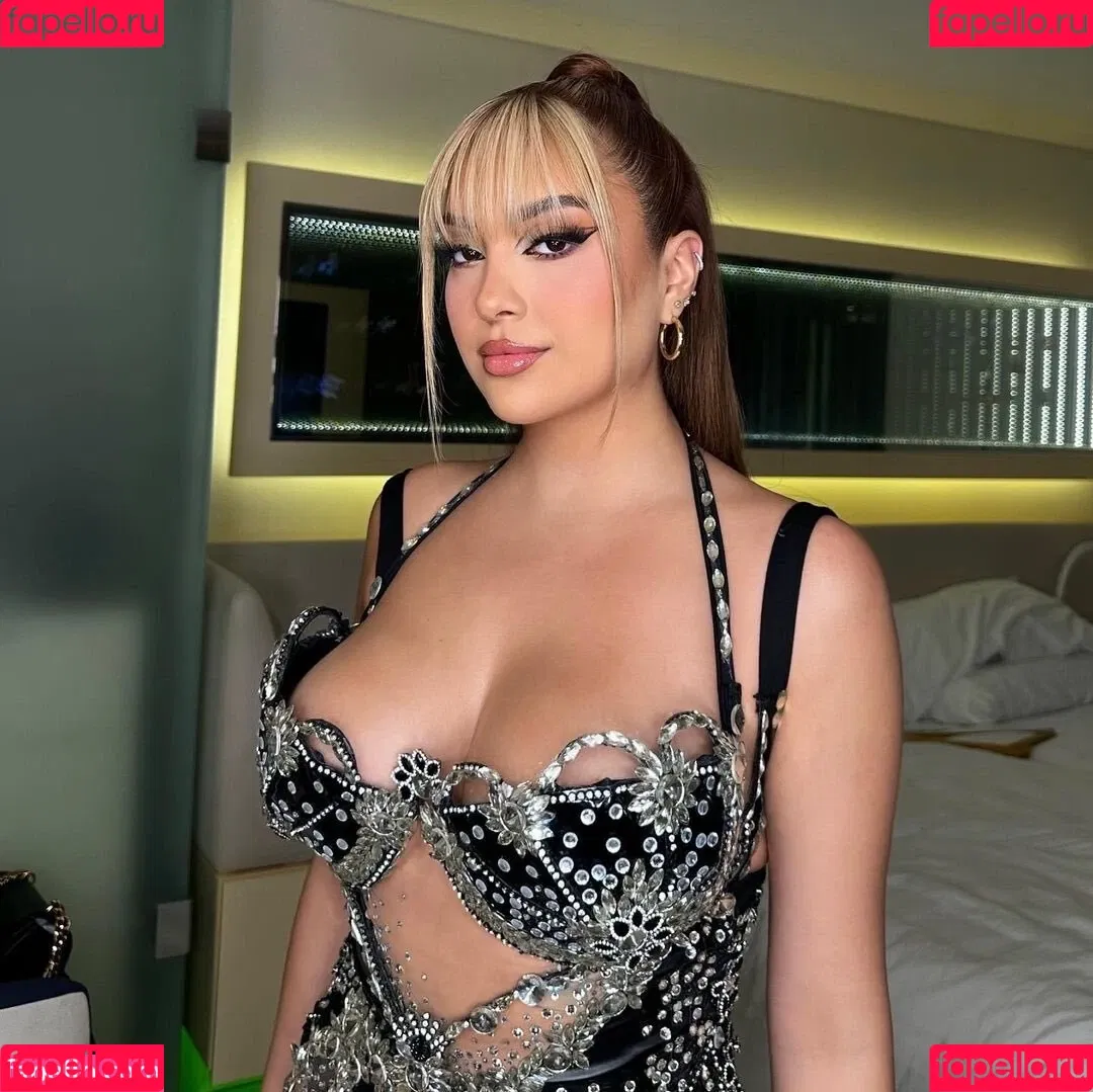 AriGameplays Onlyfans Photo Gallery 