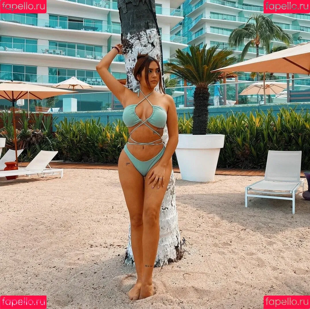 AriGameplays Onlyfans Photo Gallery 