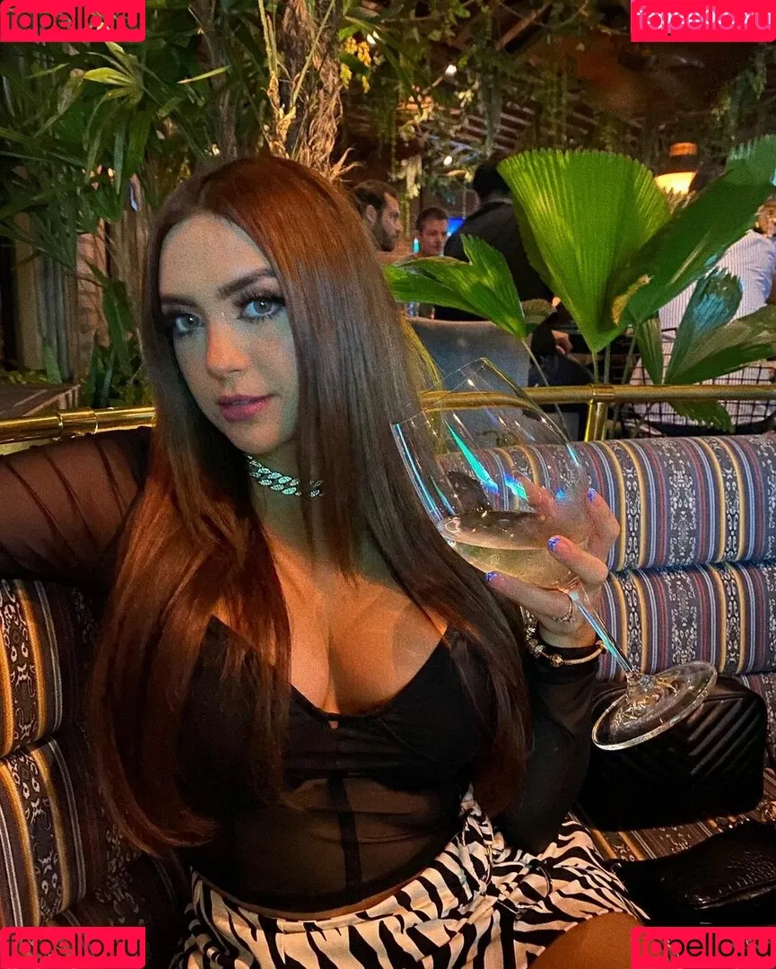 AriGameplays Onlyfans Photo Gallery 