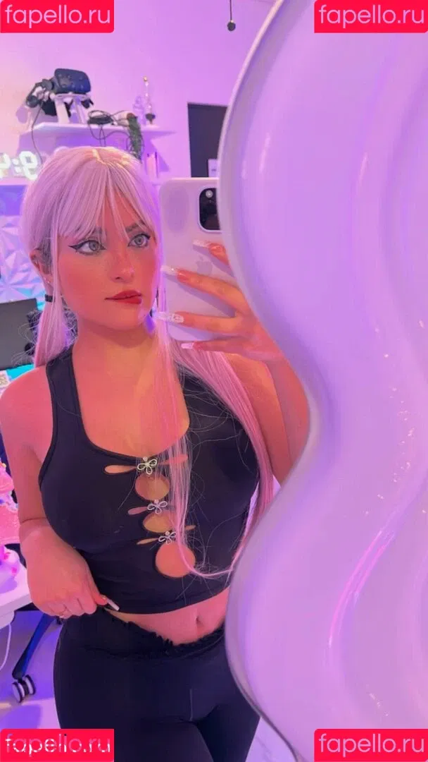 AriGameplays Onlyfans Photo Gallery 