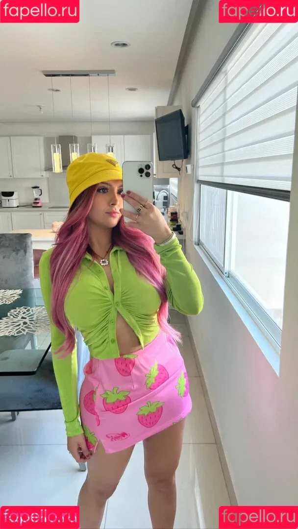 AriGameplays Onlyfans Photo Gallery 