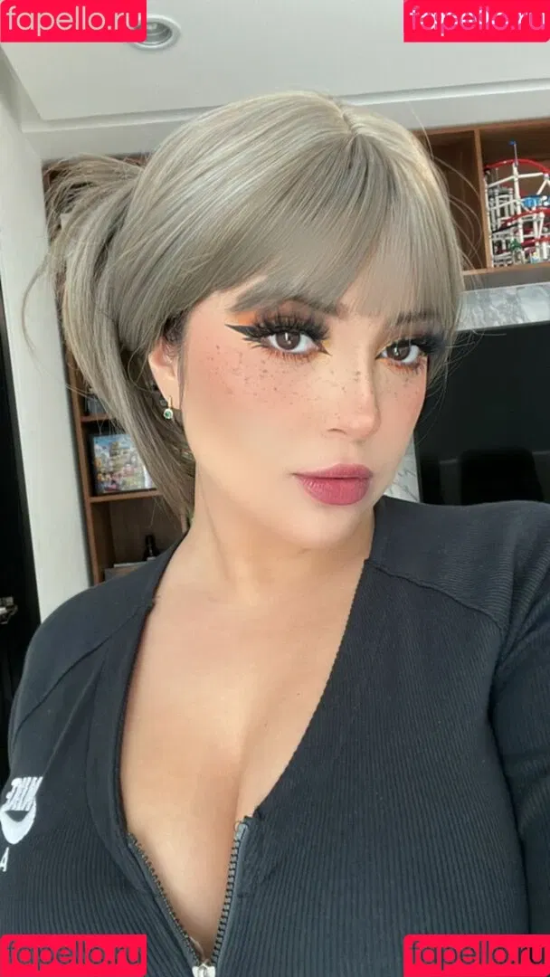 AriGameplays Onlyfans Photo Gallery 