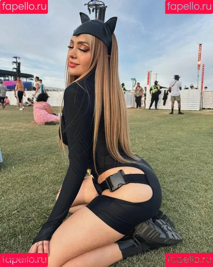 AriGameplays Onlyfans Photo Gallery 