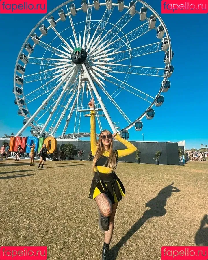 AriGameplays Onlyfans Photo Gallery 