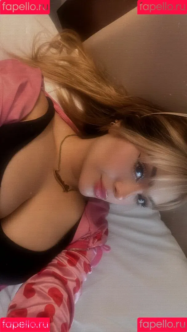 AriGameplays Onlyfans Photo Gallery 