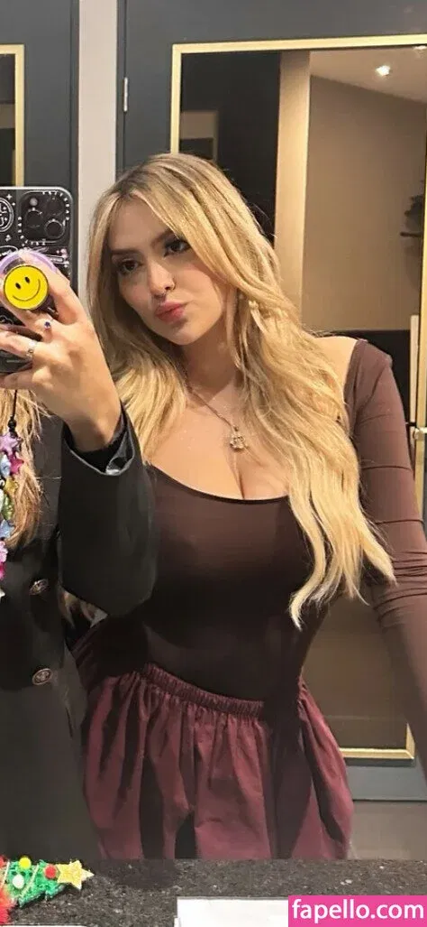 AriGameplays Onlyfans Photo Gallery 