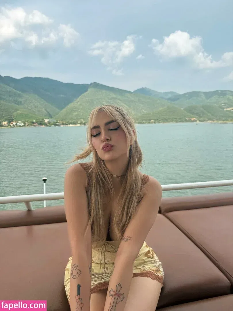 AriGameplays Onlyfans Photo Gallery 