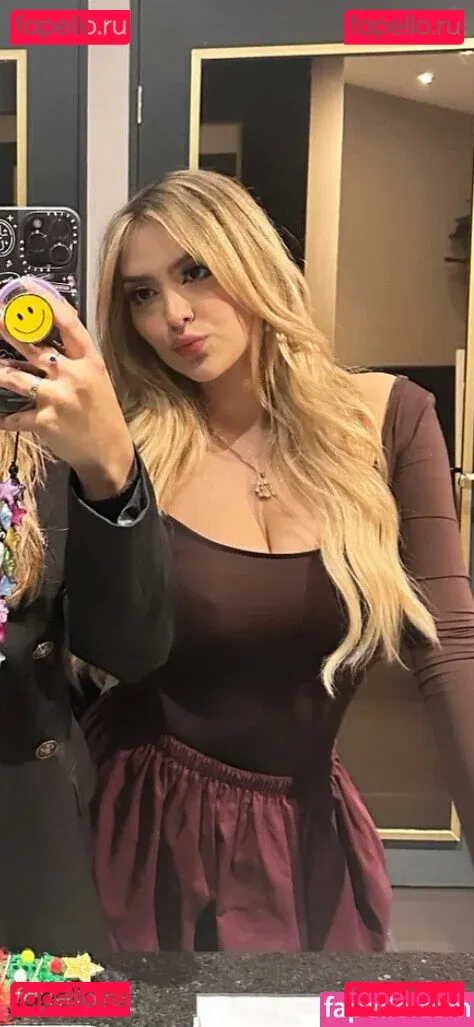 AriGameplays Onlyfans Photo Gallery 