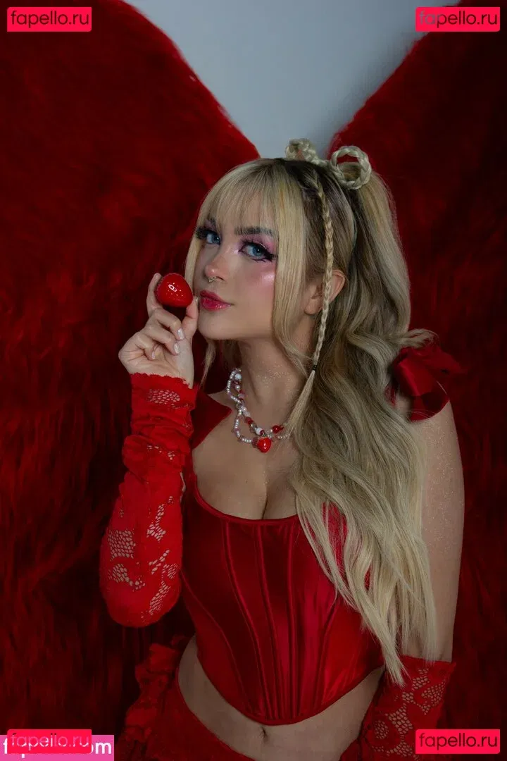 AriGameplays Onlyfans Photo Gallery 