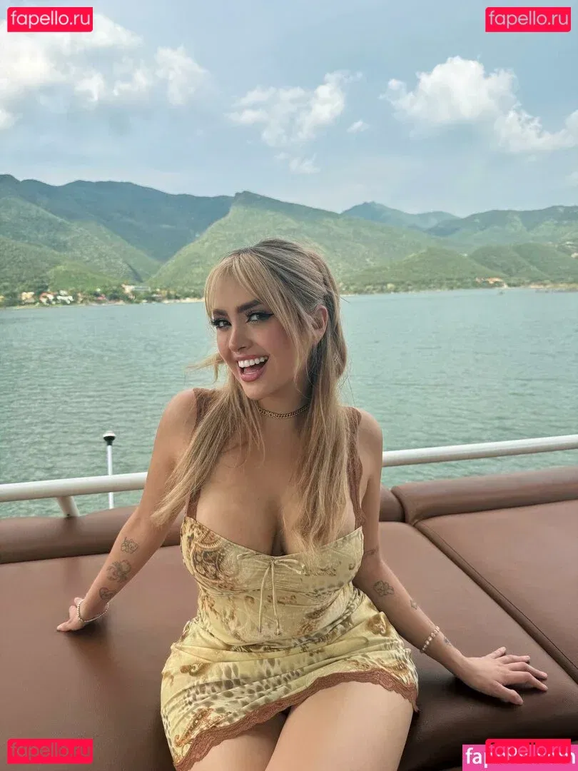 AriGameplays Onlyfans Photo Gallery 