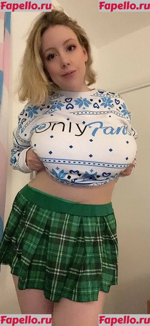 bustylily Onlyfans Photo Gallery 