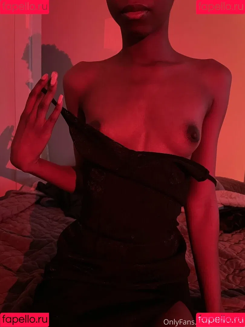 mymelodyirl Onlyfans Photo Gallery 