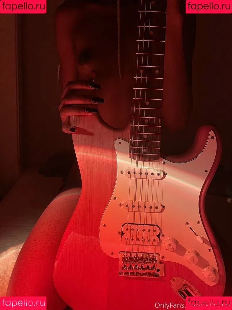 mymelodyirl Onlyfans Photo Gallery 