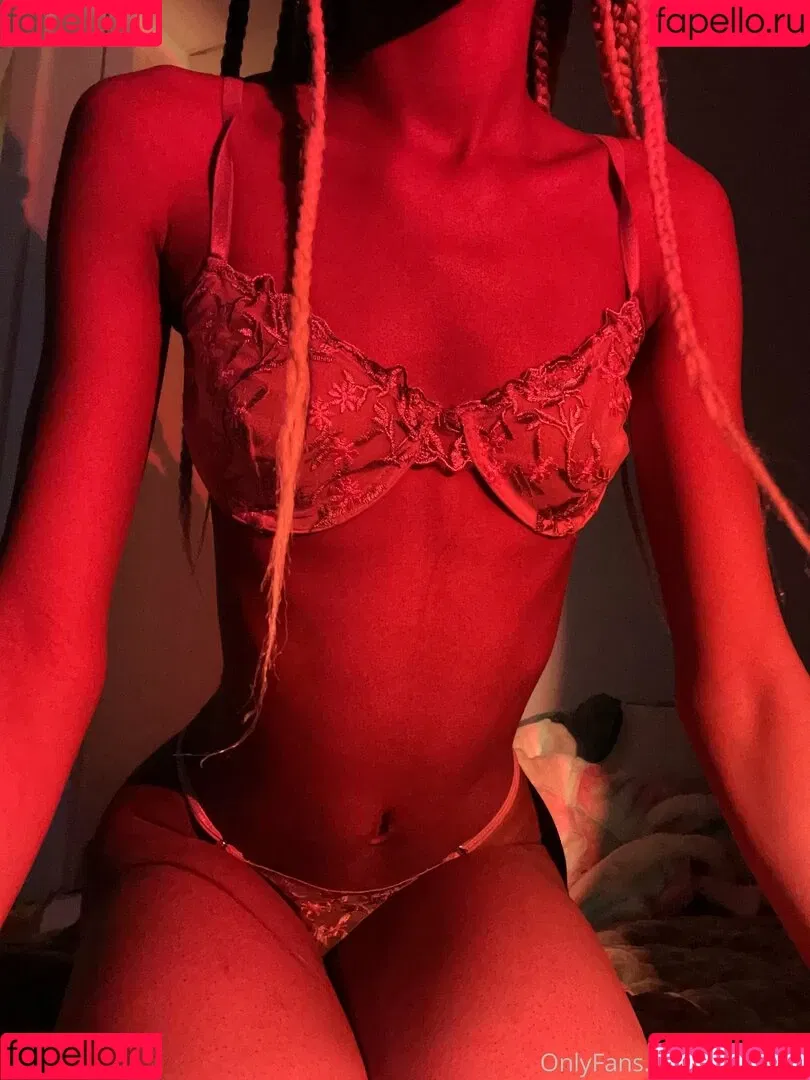 mymelodyirl Onlyfans Photo Gallery 