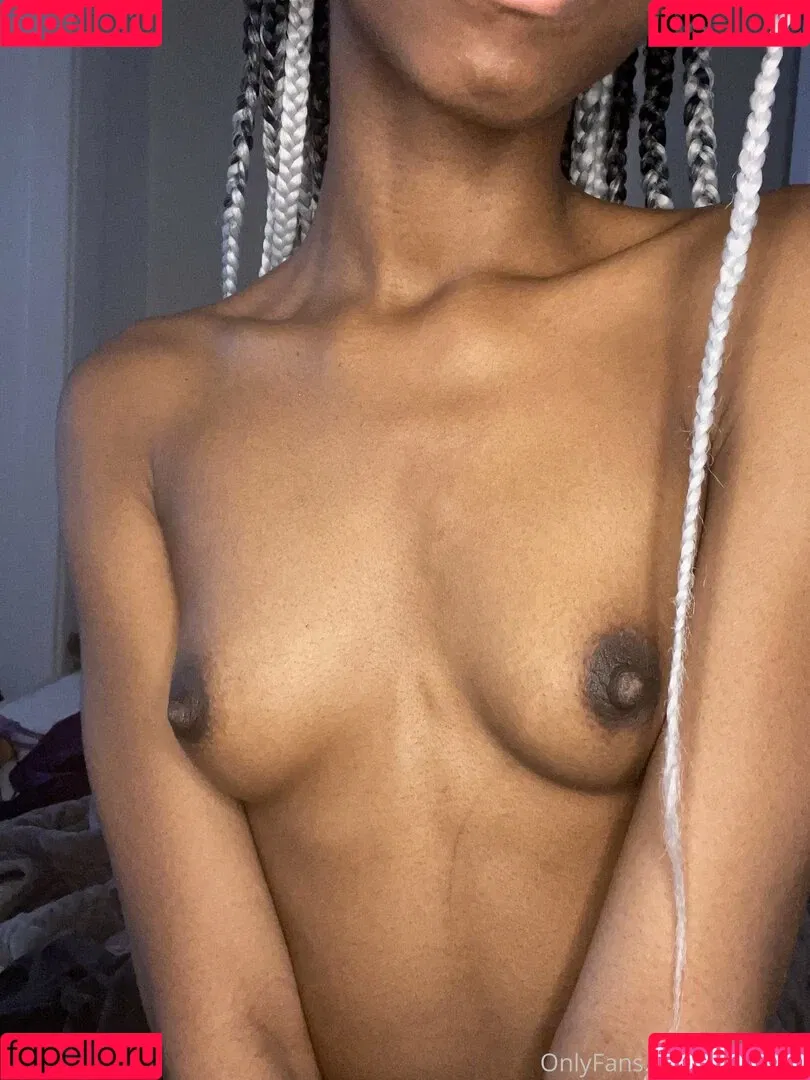 mymelodyirl Onlyfans Photo Gallery 