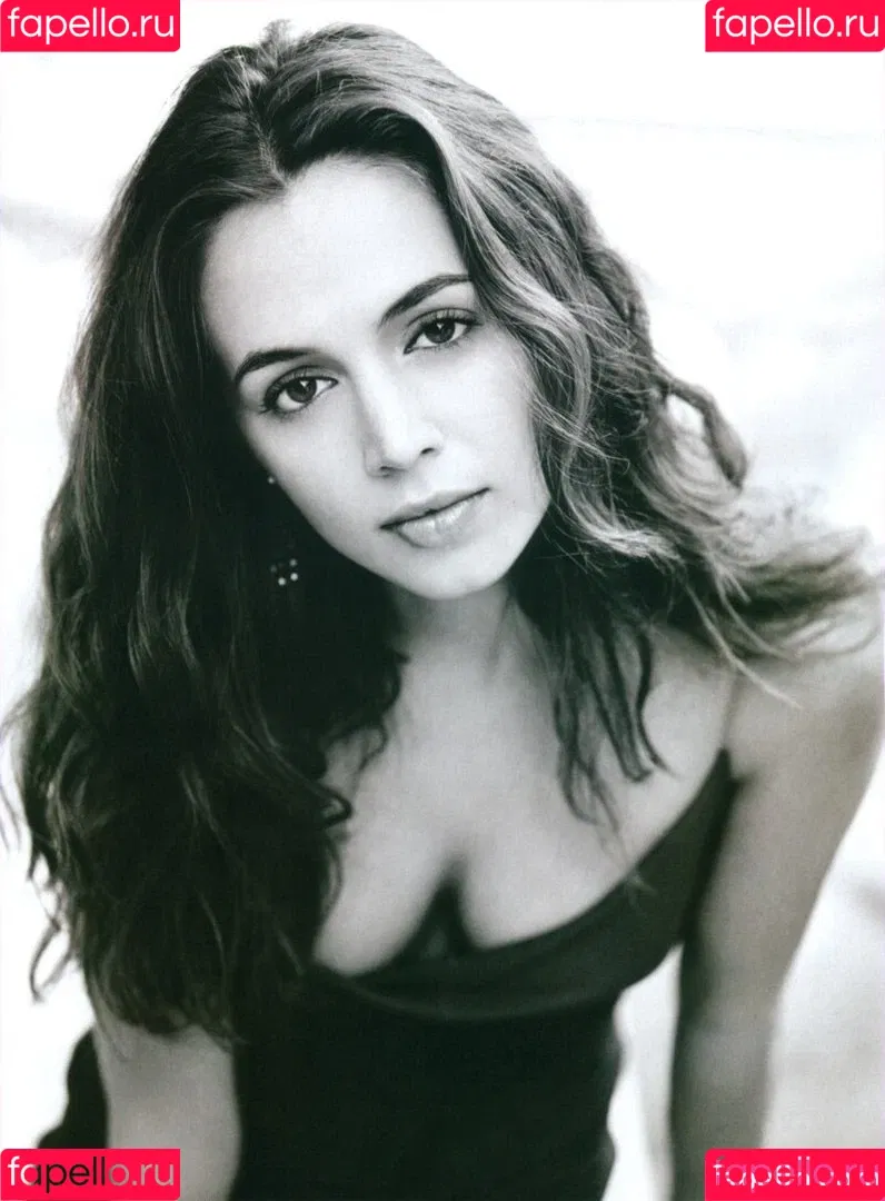 Eliza Dushku Onlyfans Photo Gallery 