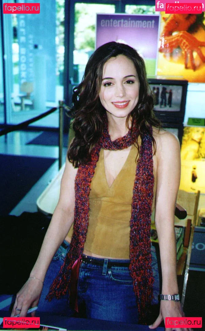 Eliza Dushku Onlyfans Photo Gallery 