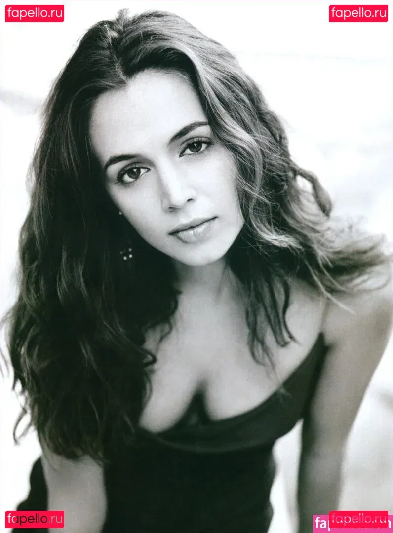 Eliza Dushku Onlyfans Photo Gallery 