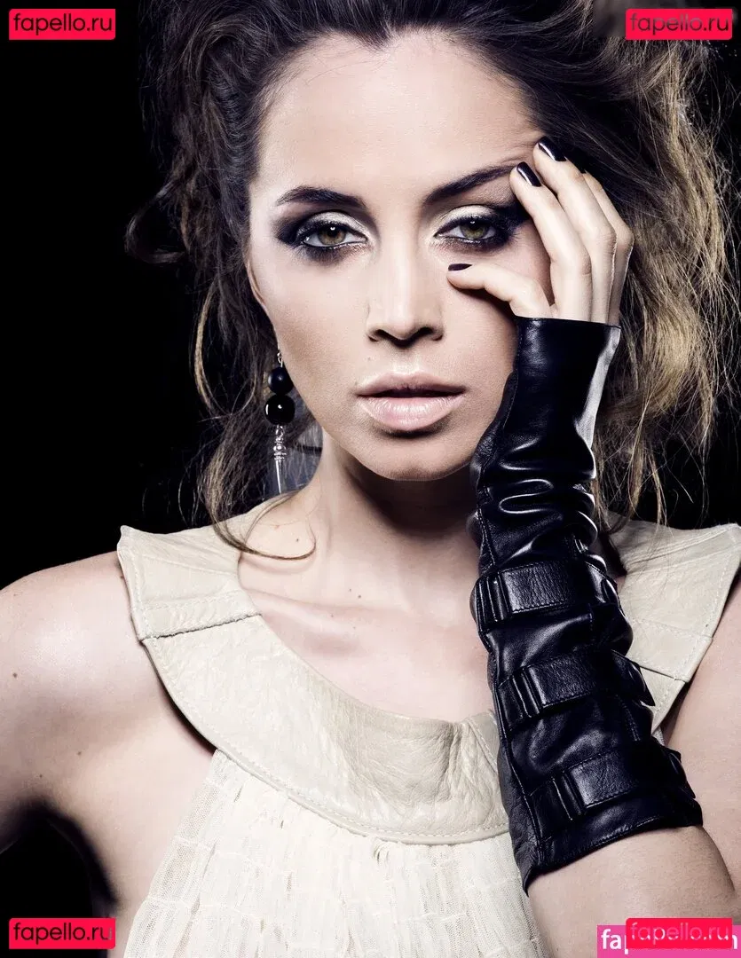 Eliza Dushku Onlyfans Photo Gallery 