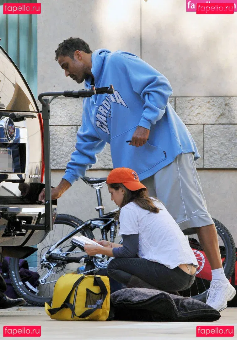 Eliza Dushku Onlyfans Photo Gallery 