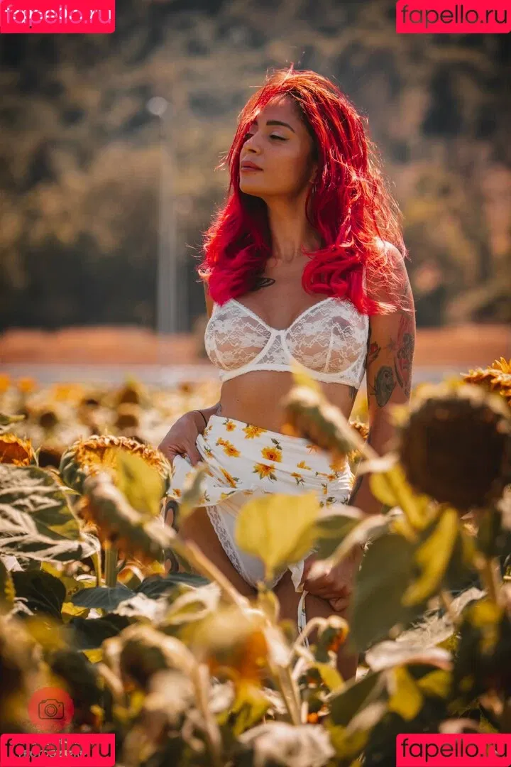 Queen Red Onlyfans Photo Gallery 