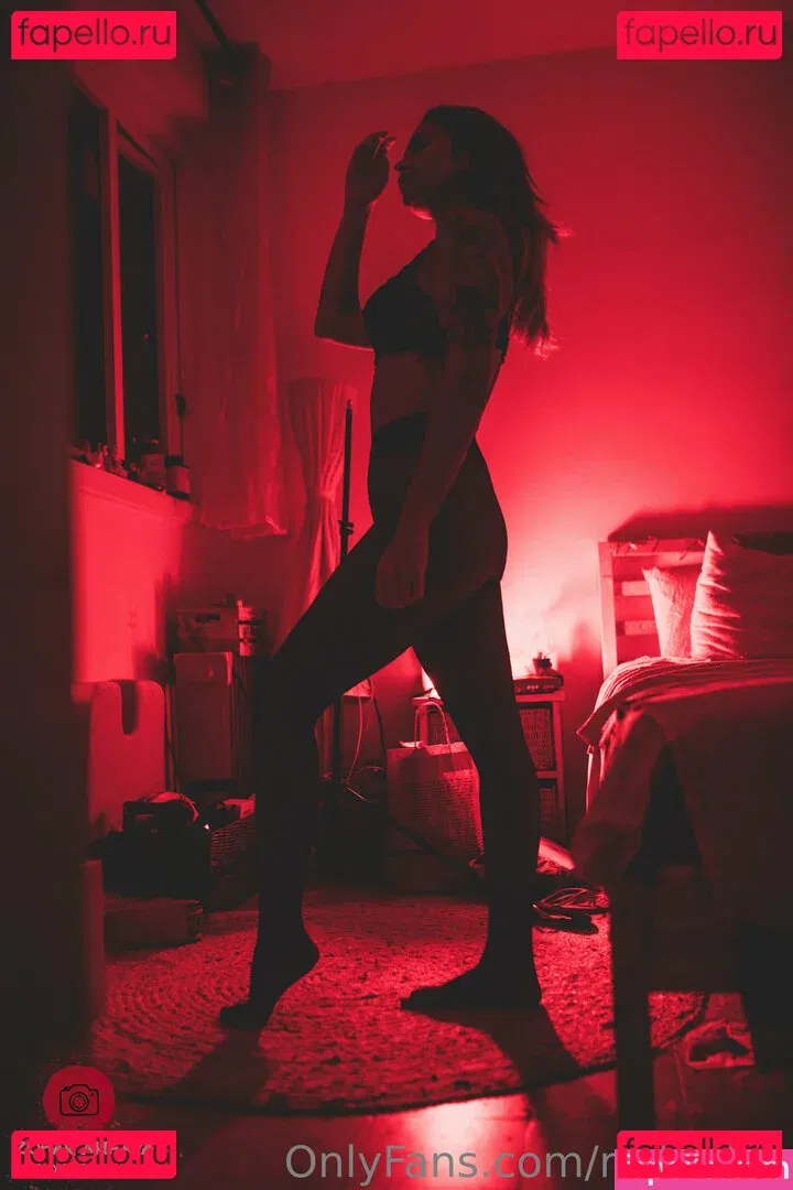 Queen Red Onlyfans Photo Gallery 