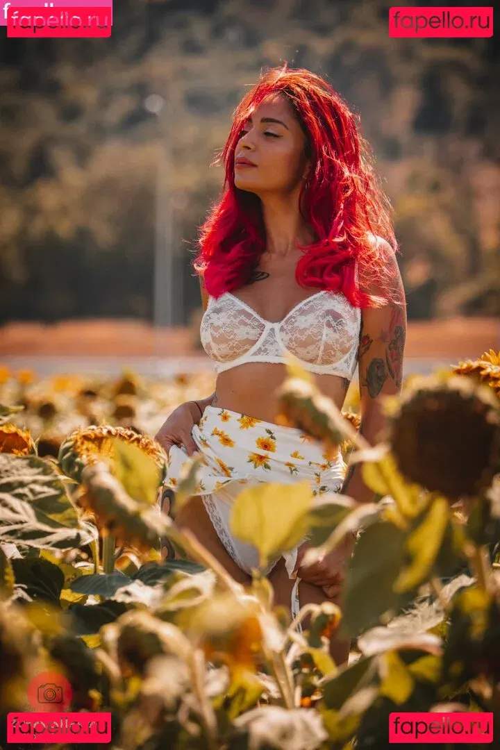 Queen Red Onlyfans Photo Gallery 