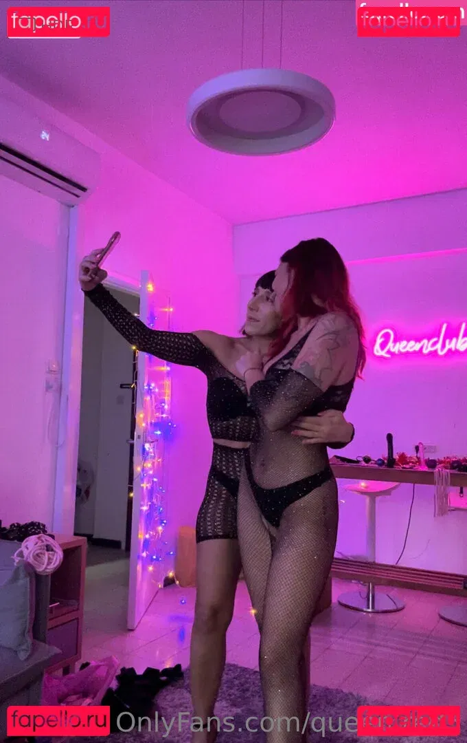 Queen Red Onlyfans Photo Gallery 