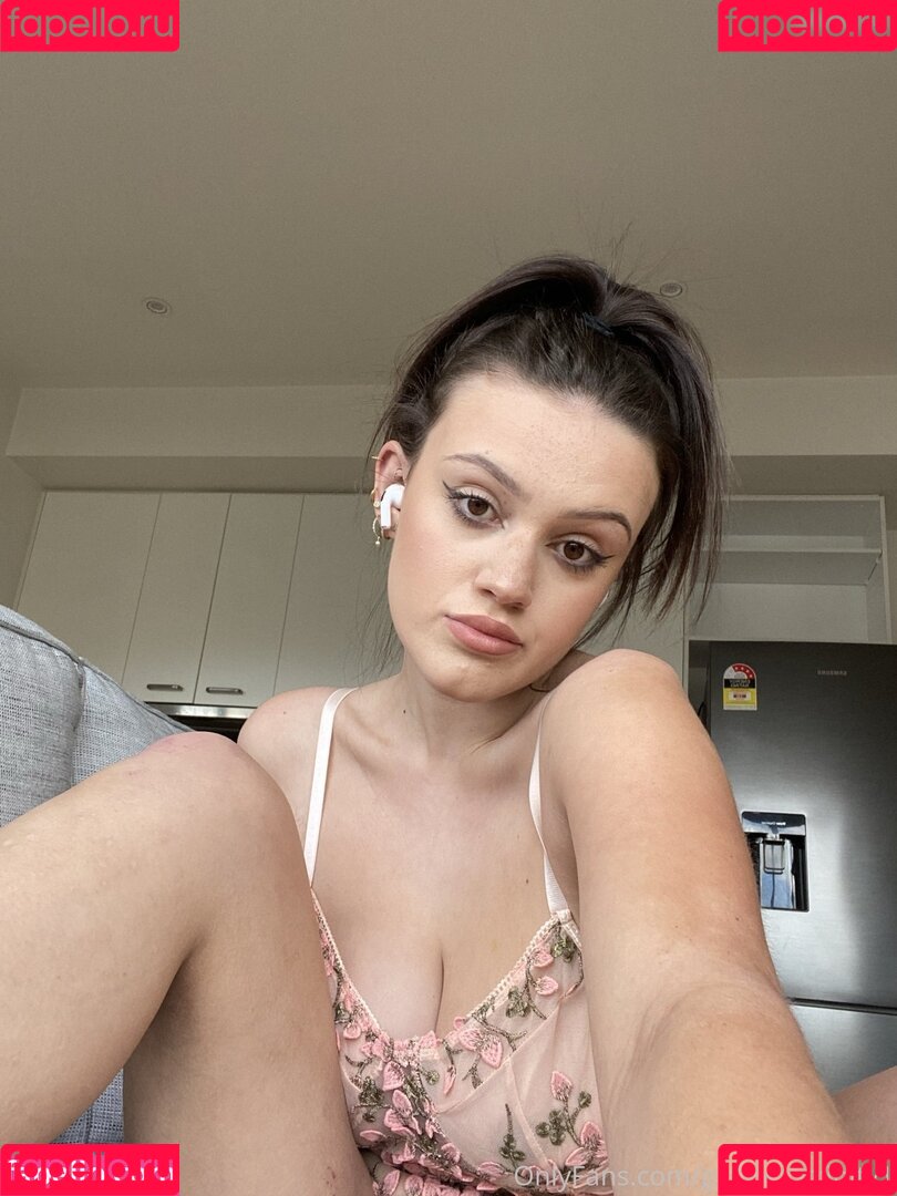 gothicc.bb Onlyfans Photo Gallery 