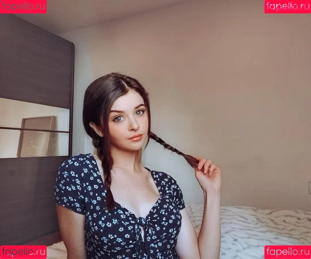 Chloe Lockley Onlyfans Photo Gallery 