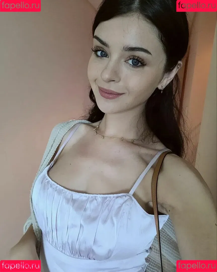 Chloe Lockley Onlyfans Photo Gallery 