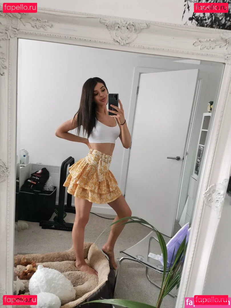 Chloe Lockley Onlyfans Photo Gallery 