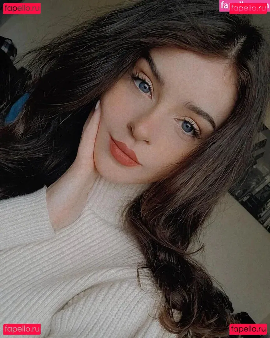 Chloe Lockley Onlyfans Photo Gallery 