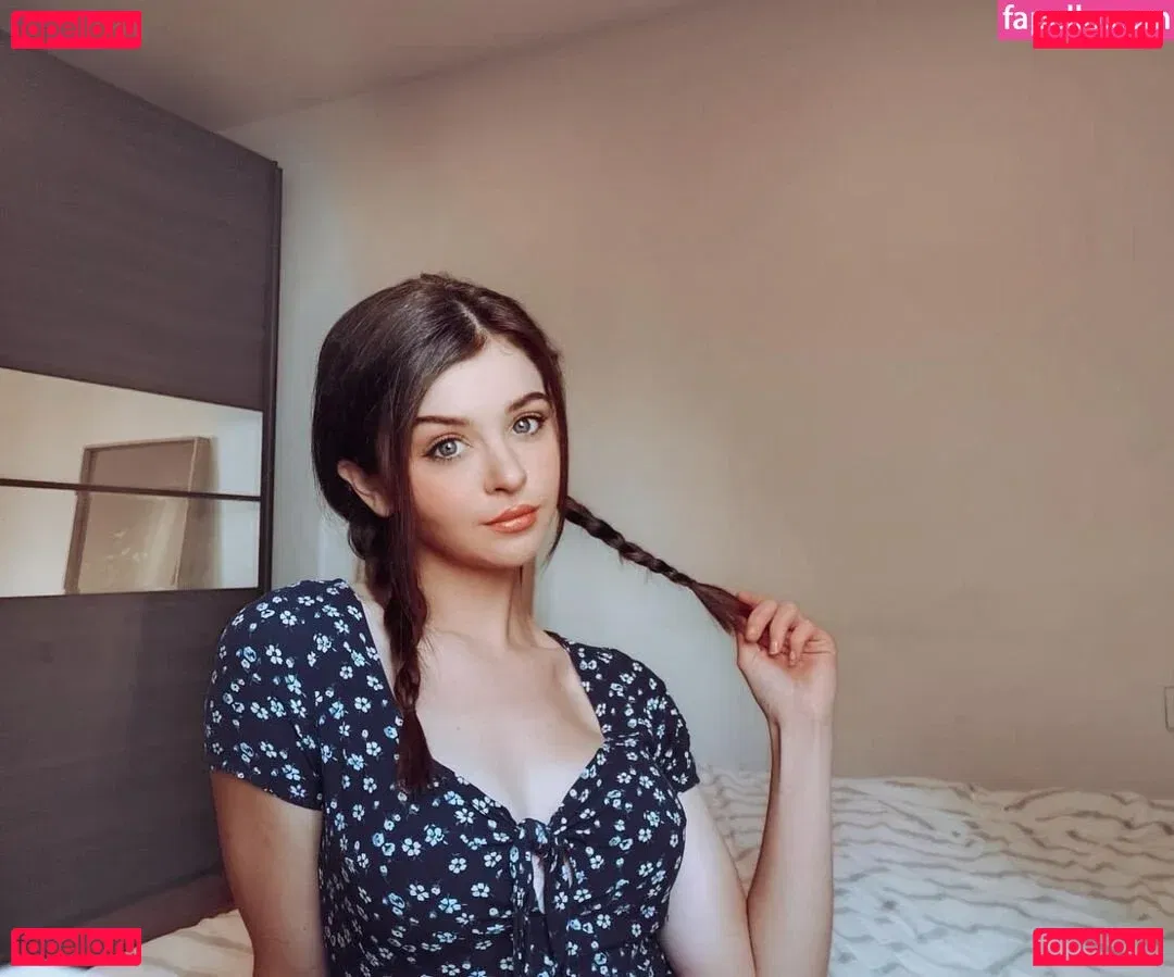 Chloe Lockley Onlyfans Photo Gallery 