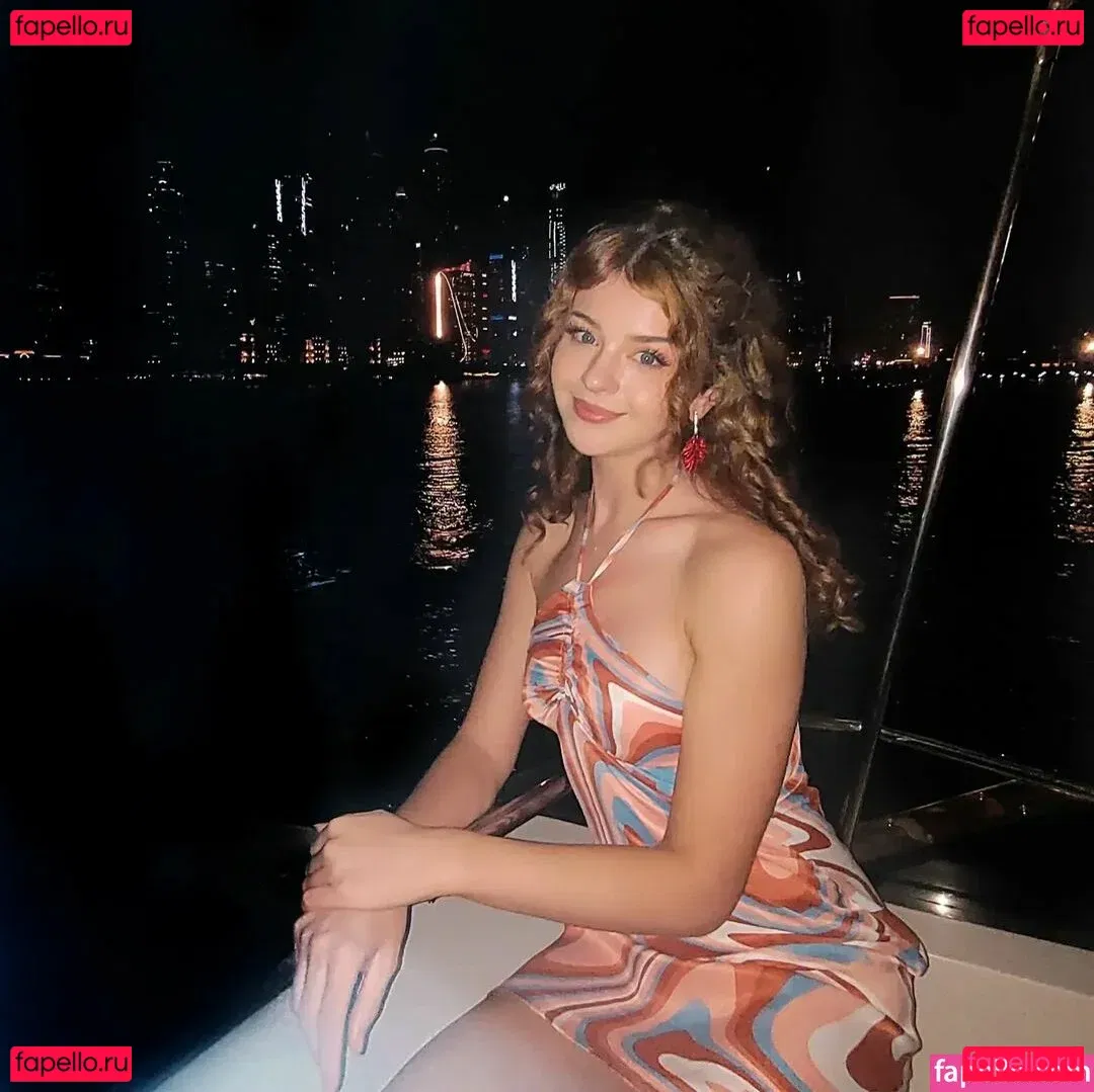 Chloe Lockley Onlyfans Photo Gallery 