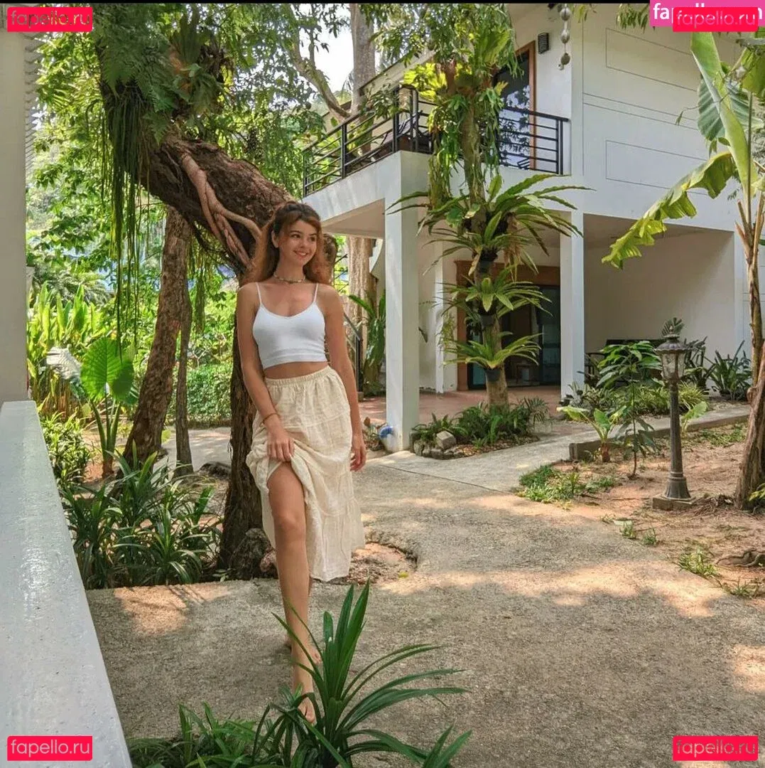 Chloe Lockley Onlyfans Photo Gallery 