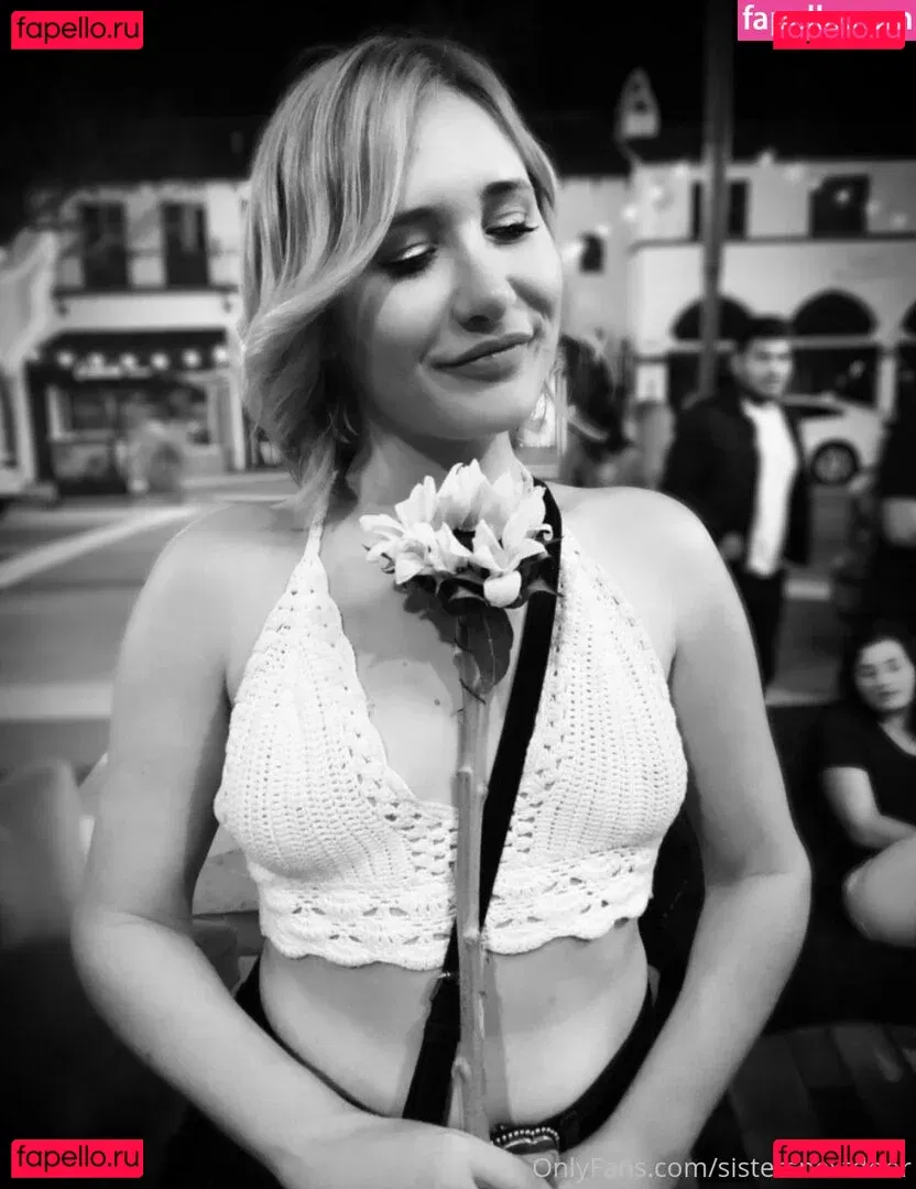 hannahnicolenextdoor Onlyfans Photo Gallery 