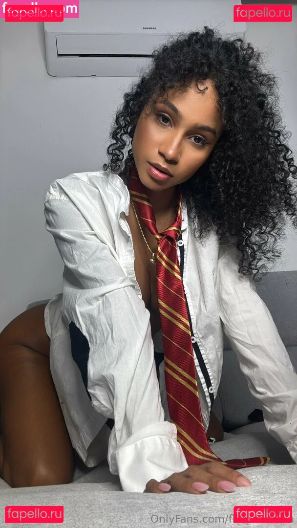 flaquitabella Onlyfans Photo Gallery 