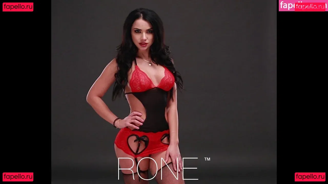 Helga Violet Onlyfans Photo Gallery 