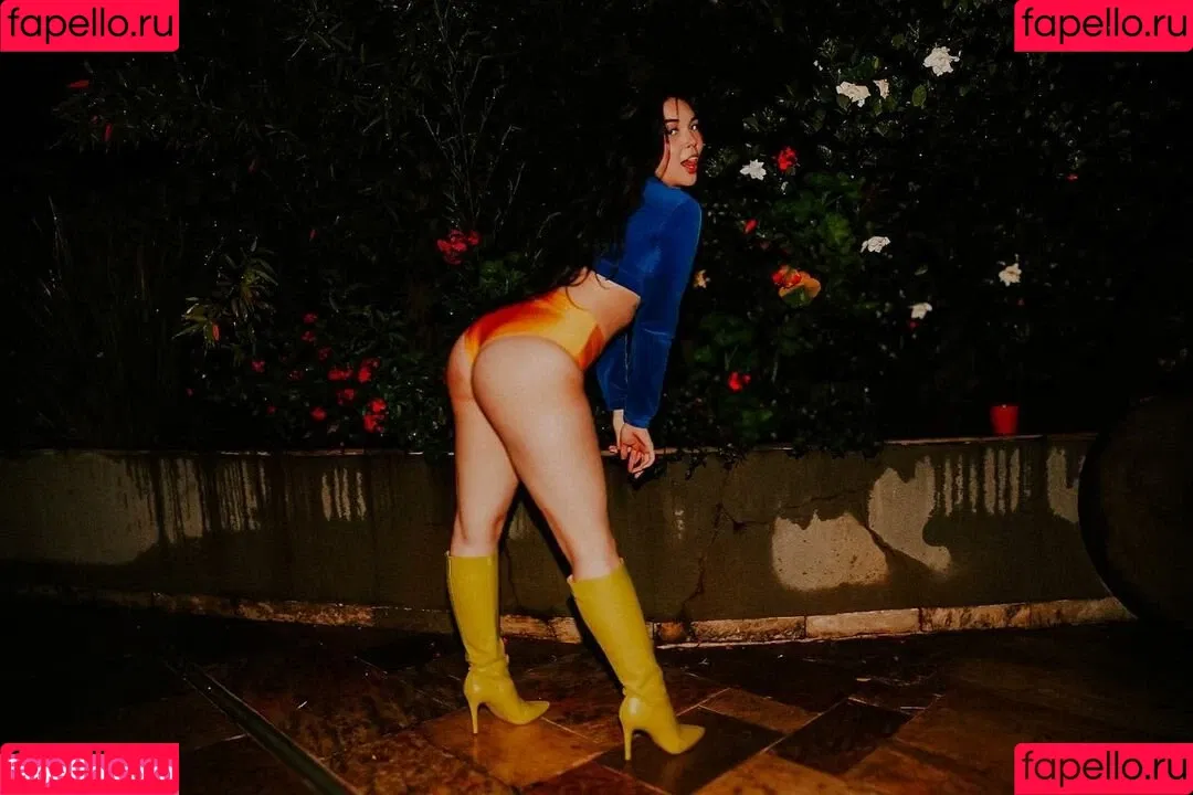 Anna Kisue Onlyfans Photo Gallery 