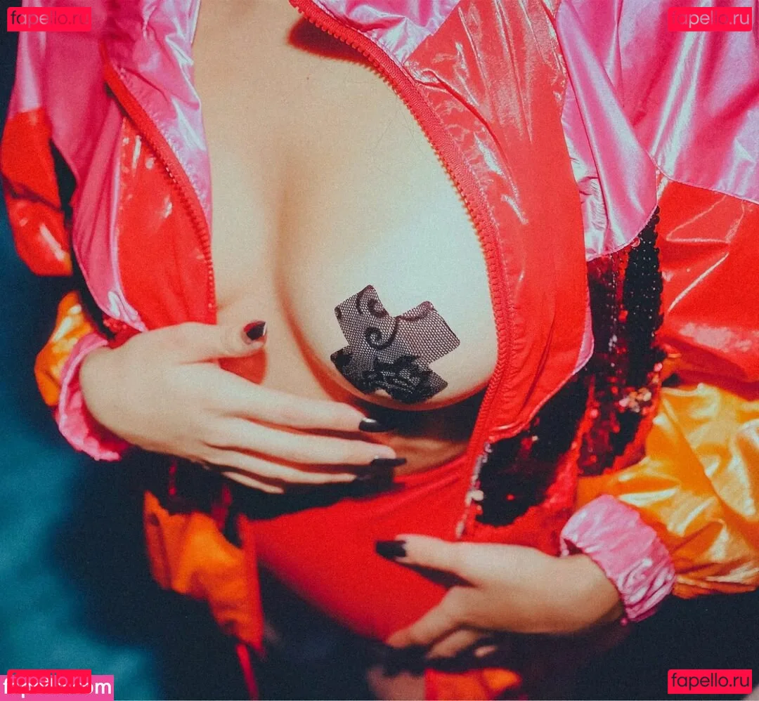 Anna Kisue Onlyfans Photo Gallery 