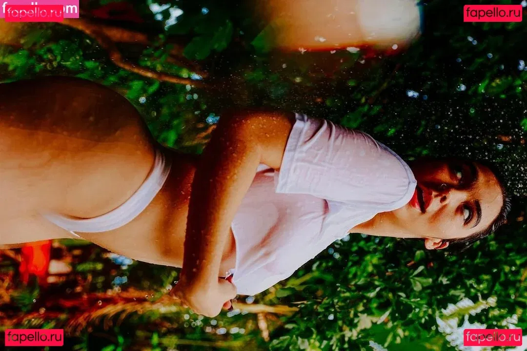 Anna Kisue Onlyfans Photo Gallery 