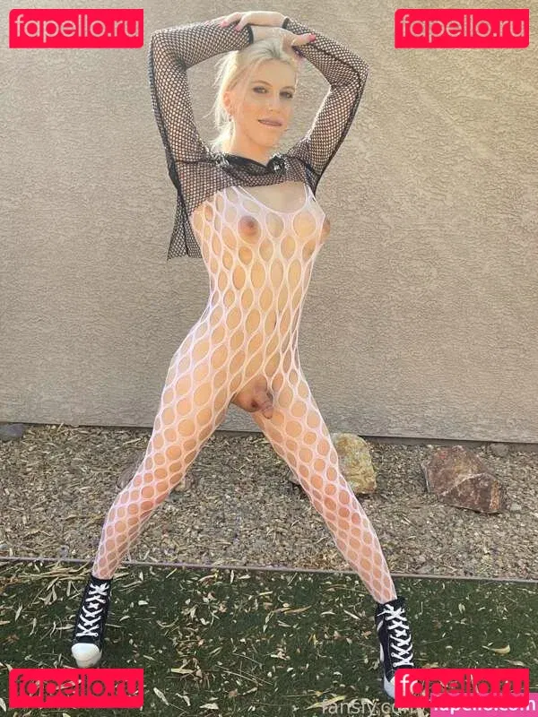 Izzy Wilde Onlyfans Photo Gallery 