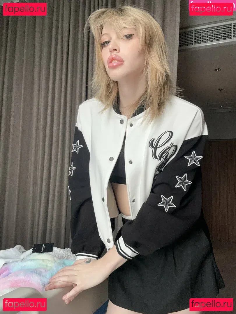 Izzy Wilde Onlyfans Photo Gallery 