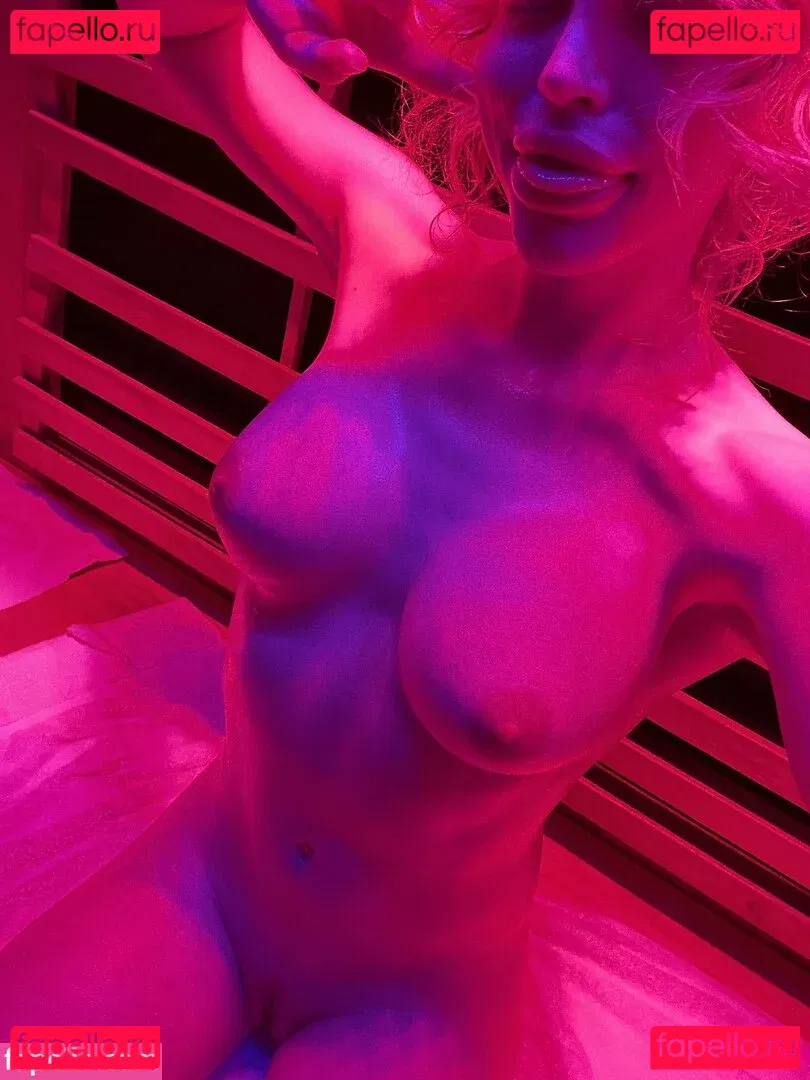 Izzy Wilde Onlyfans Photo Gallery 