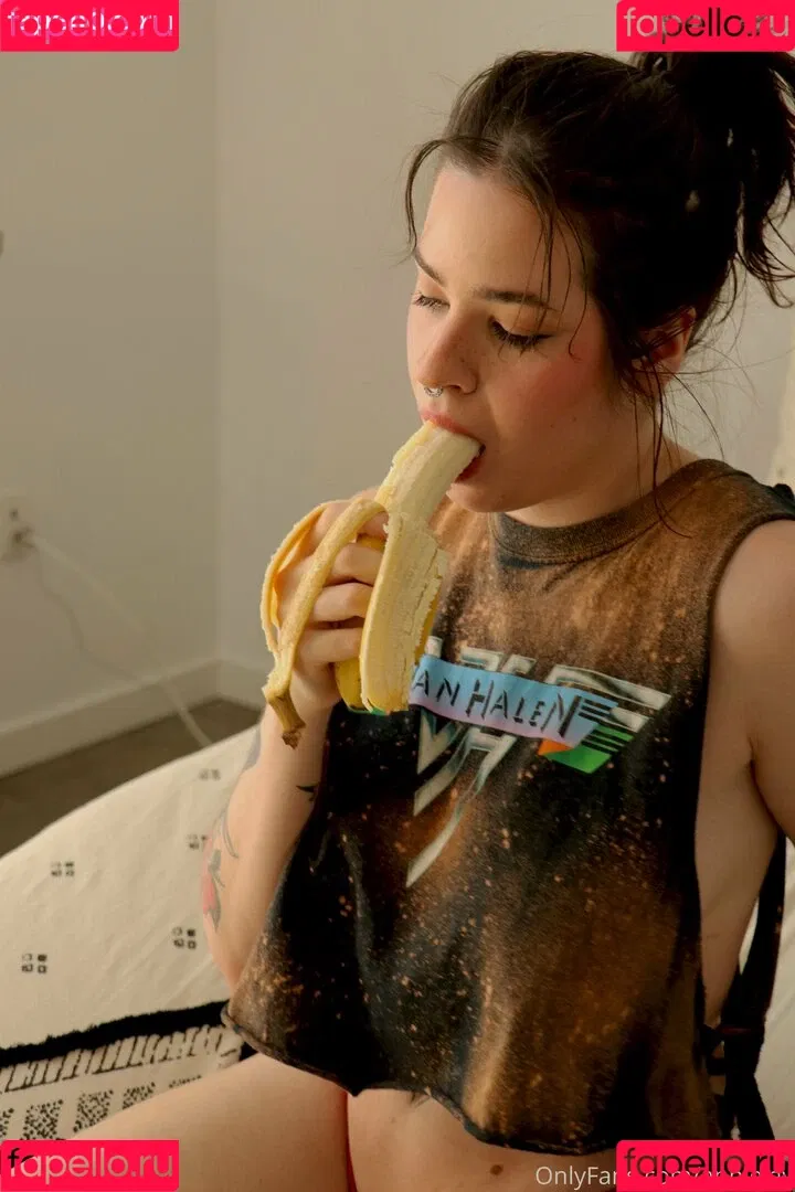 Anisa Jomha Onlyfans Photo Gallery 