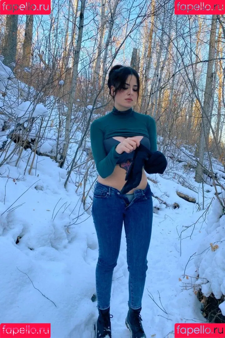 Anisa Jomha Onlyfans Photo Gallery 